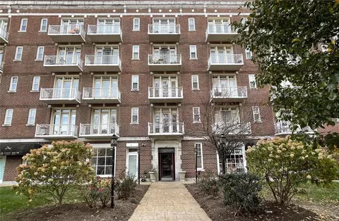 5316 Pershing Ave #312, Saint Louis, MO 63112