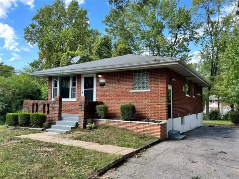 9123 Bessemer Ave, Saint Louis, MO 63134