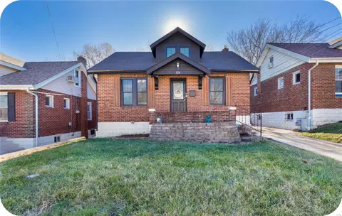 324 Eldridge Ave, Webster Groves, MO 63119