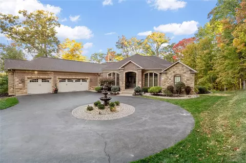 18053 Homestead Manor Dr, Wildwood, MO 63005