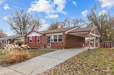 1966 Hungerford Dr, Florissant, MO 63031