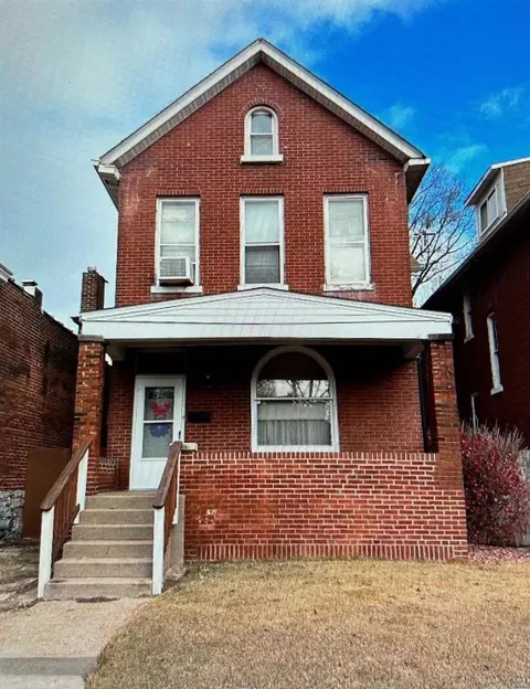 605 Fassen St, Saint Louis, MO 63111