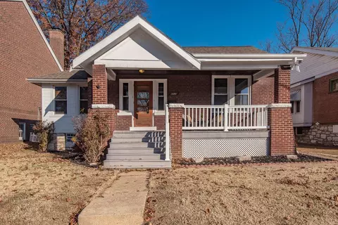 6835 Marquette Ave, Saint Louis, MO 63139