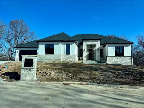 12501 Davana Dr, Saint Louis, MO 63128