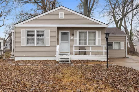 754 Loekes Dr, Florissant, MO 63031