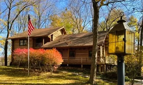 1144 Deep Forest Dr, Chesterfield, MO 63005