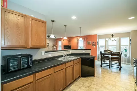 5605 Wavecrest Cir, Cottleville, MO 63304 photo 9