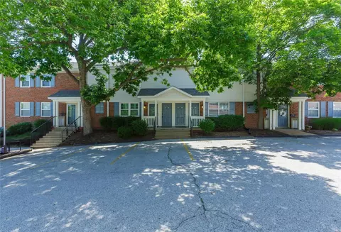 1718 Redbird Cv, Saint Louis, MO 63144