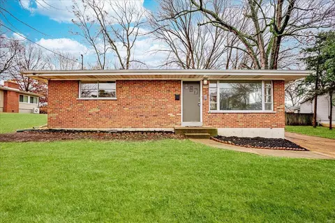 250 N New Florissant Rd, Florissant, MO 63031