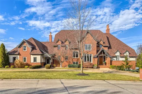 38 Windcastle Dr, Saint Charles, MO 63304