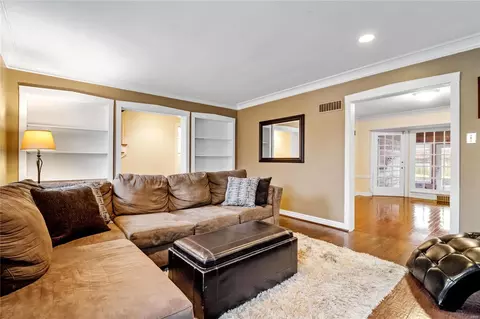12 Beverly Dr, Olivette, MO 63132 photo 5