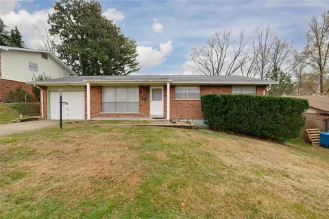122 Canary Ln, Saint Charles, MO 63301