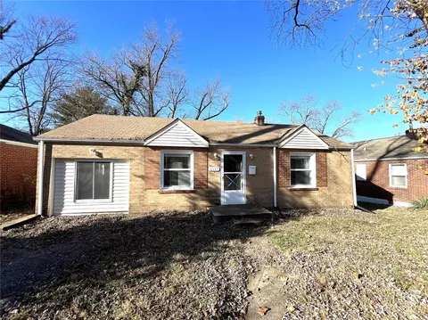 6737 Torlina Dr, Saint Louis, MO 63134