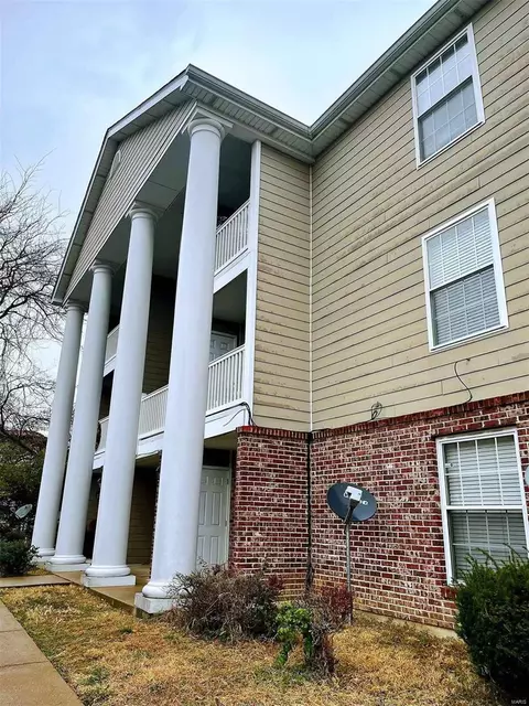 664 Materdie Ln #101, Florissant, MO 63031