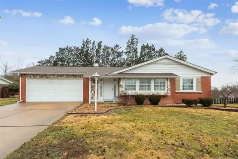 4537 Frederickton Ct, Saint Louis, MO 63128