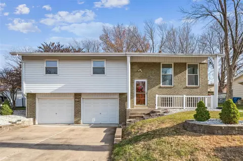 2904 Headland Dr, Saint Charles, MO 63301