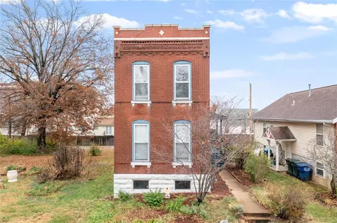 1612 Helen St, Saint Louis, MO 63106
