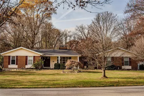 168 Duke Dr, Florissant, MO 63034