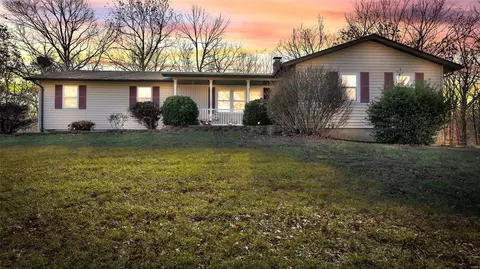 903 Matson Hill Rd, Defiance, MO 63341