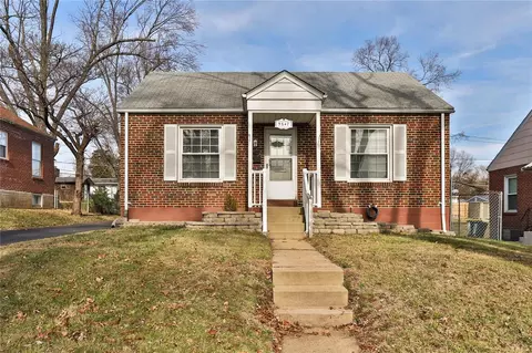 9547 Corregidor Dr, Saint Louis, MO 63134