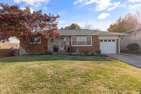 9524 Dorisann Ct, Saint Louis, MO 63123