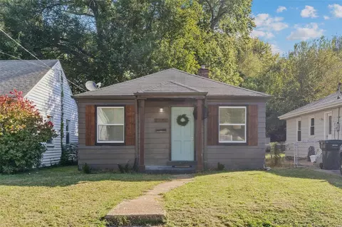 2746 Hermitage Ave, Saint Louis, MO 63143