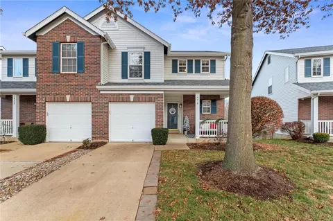 1576 Forest Springs Dr, Ballwin, MO 63021