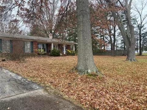 1472 Macklin Dr, Ellisville, MO 63021