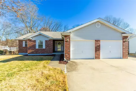 2660 Upper Bottom Loop Rd, Saint Charles, MO 63303