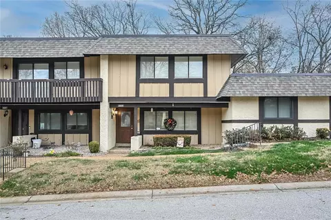 2629 Hampton Rd, Saint Charles, MO 63303
