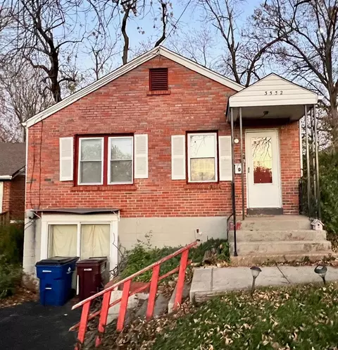 3532 Wismer Rd, Saint Ann, MO 63074