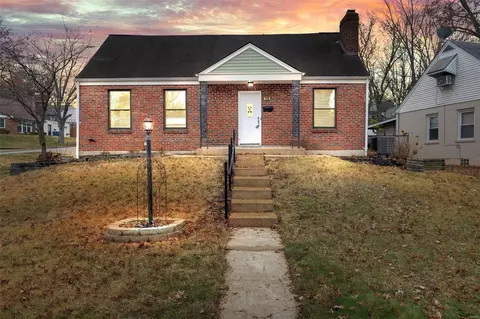 7200 Cranston Dr, Saint Louis, MO 63123
