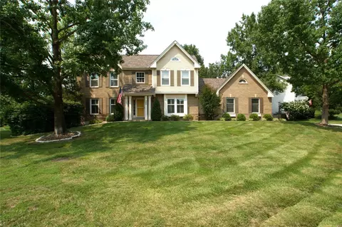 399 Greentrails Dr S, Chesterfield, MO 63017