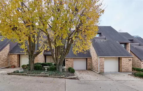 942 Somerfor Pl, Saint Louis, MO 63141