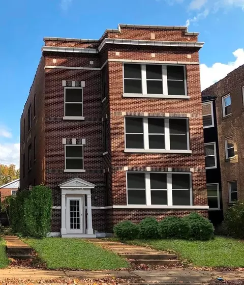 714 Westgate Ave, Saint Louis, MO 63130