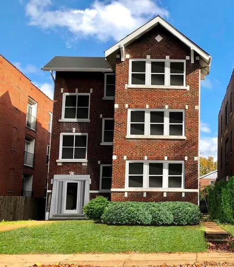 716 Westgate Ave, Saint Louis, MO 63130