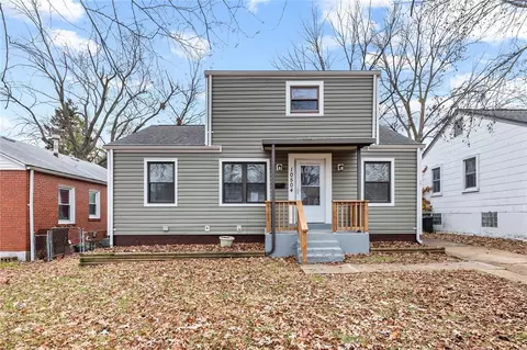 10504 Saint Francis Ln, Saint Ann, MO 63074