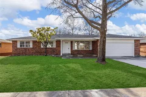 3129 Fox Hill Rd, Saint Charles, MO 63301