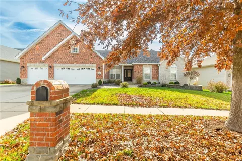 1549 Hunters Meadow Dr, O'fallon, MO 63366