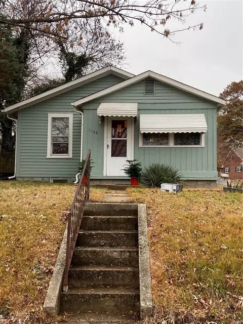 1148 Hall St, Saint Charles, MO 63301