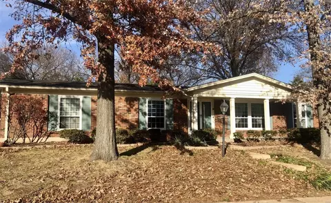 10457 Gregory Ct, Saint Louis, MO 63128