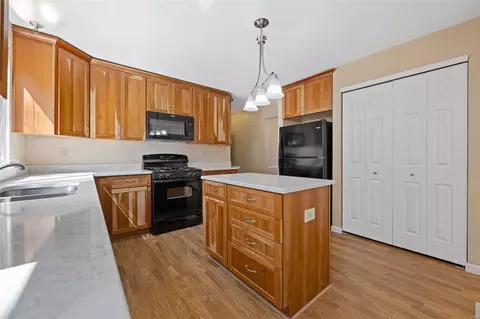 1004 Westrun Dr, Ballwin, MO 63021 photo 9