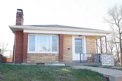 6654 Pernod Ave, Saint Louis, MO 63139