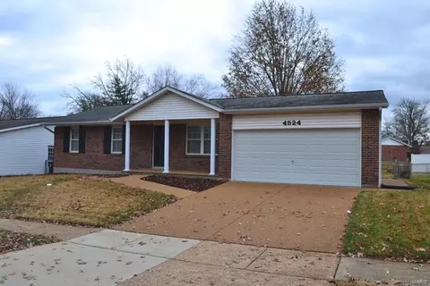 4524 Firelight Dr, Saint Louis, MO 63129