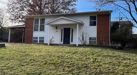 1309 Drummond Ct, Saint Charles, MO 63303