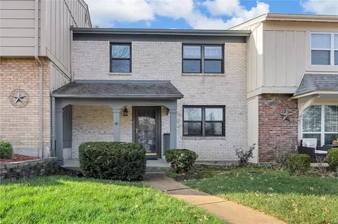 2343 Hidden Meadow Ln, Ballwin, MO 63021