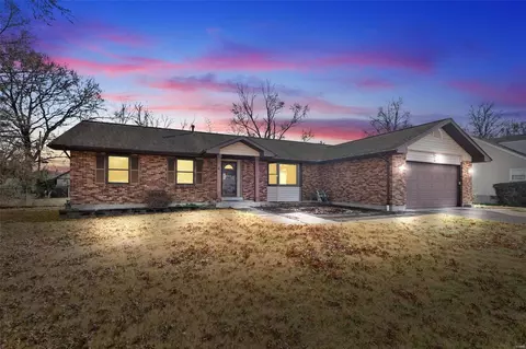 12112 Barcelona Ave, Saint Louis, MO 63138