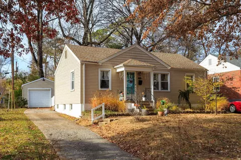 3609 San Jose Ln, Saint Ann, MO 63074
