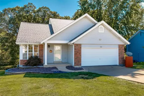 302 Birmingham Dr, O'fallon, MO 63366 photo 2