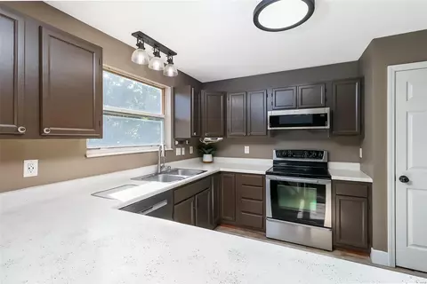 302 Birmingham Dr, O'fallon, MO 63366 photo 8